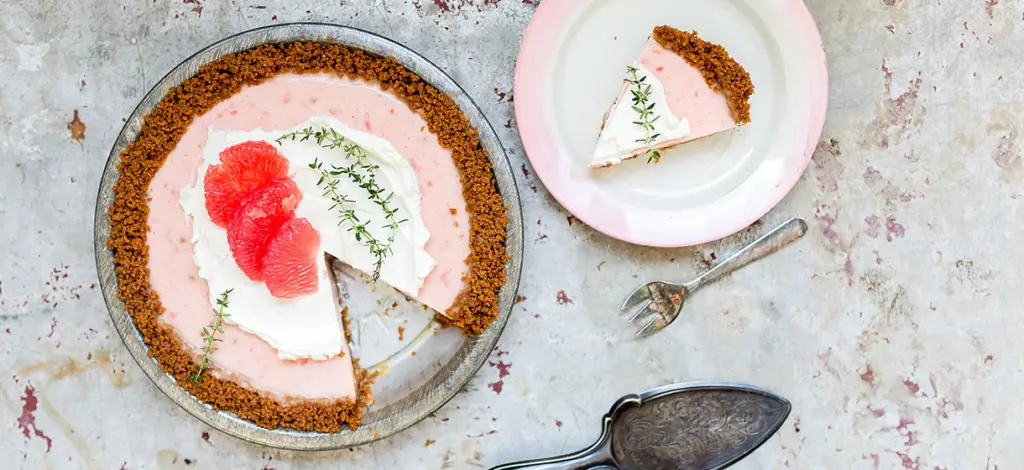Tarte au speculoos, pamplemousse et coco