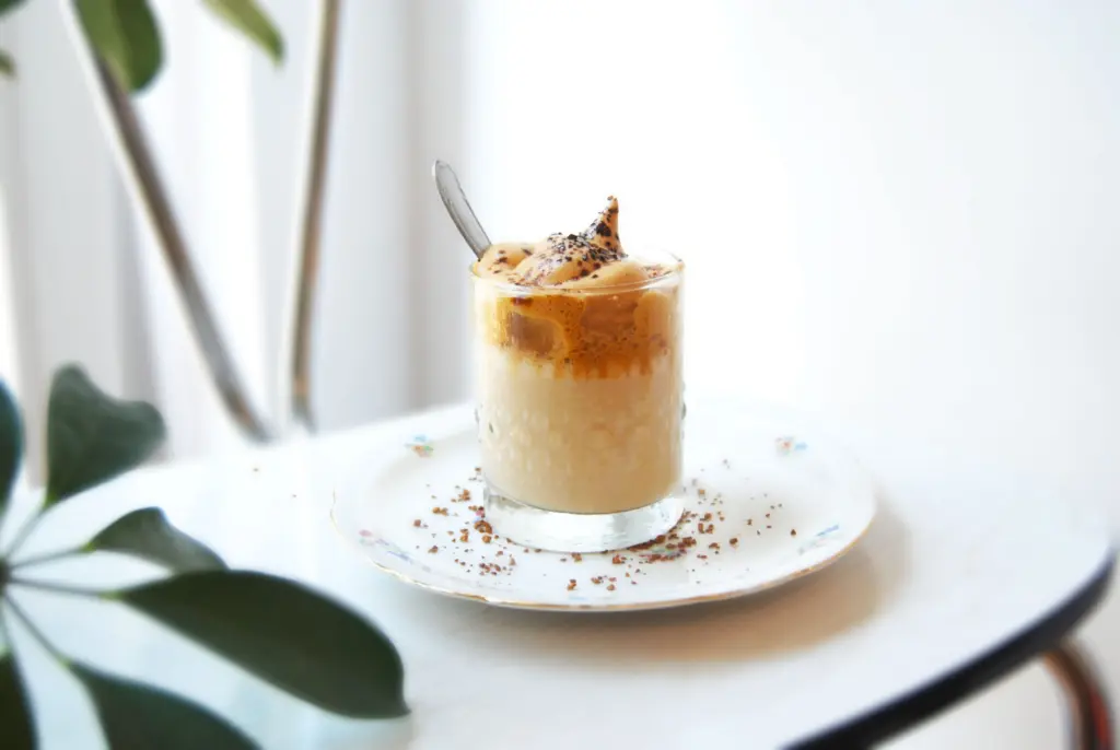 Dalgona coffee sans sucre