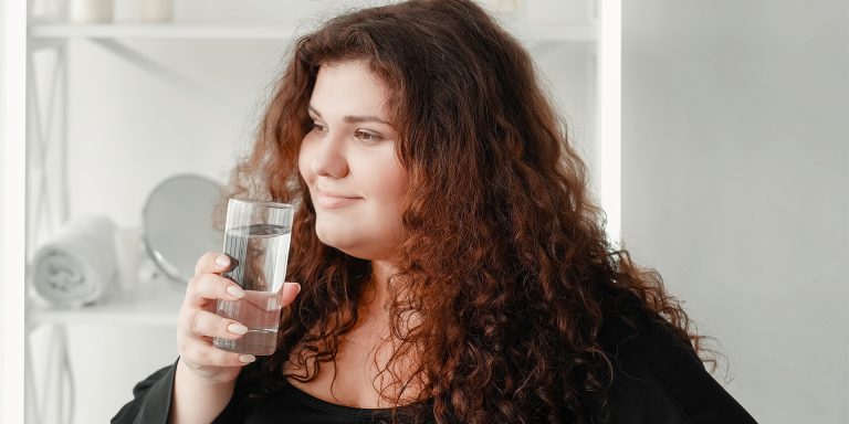 Perte de poids&amp;nbsp;: l’eau est-elle plus efficace que les boissons light sans sucres&amp;nbsp;?